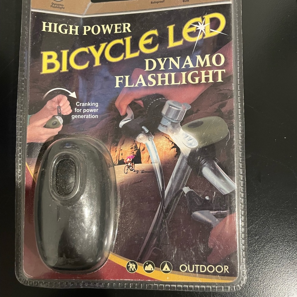 Bicycle LED Dynamo Flashlight - Picture 2 of 4